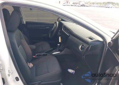 2019 Toyota Corolla Le z USA, uszkodzony, nr VIN 5YFBURHE3KP946216